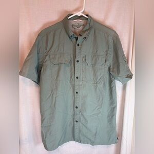 Field & Stream Mens M Sage Green Short Sleeve Travel Fishing Outdoor Shirt